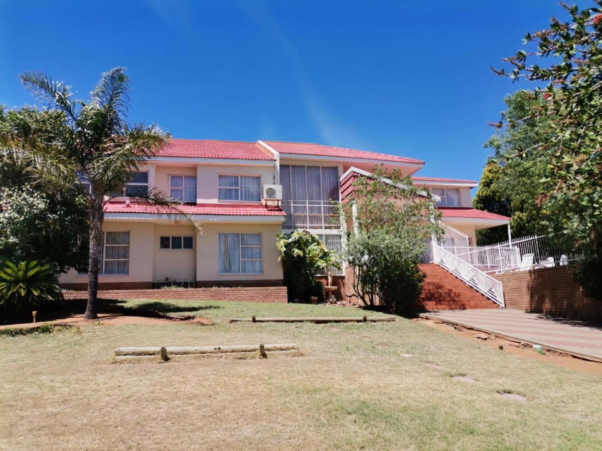 Pentagon Guesthouse Bloemfontein Zewnętrze zdjęcie