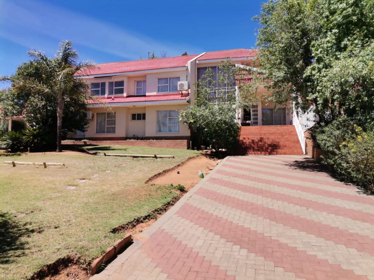 Pentagon Guesthouse Bloemfontein Zewnętrze zdjęcie
